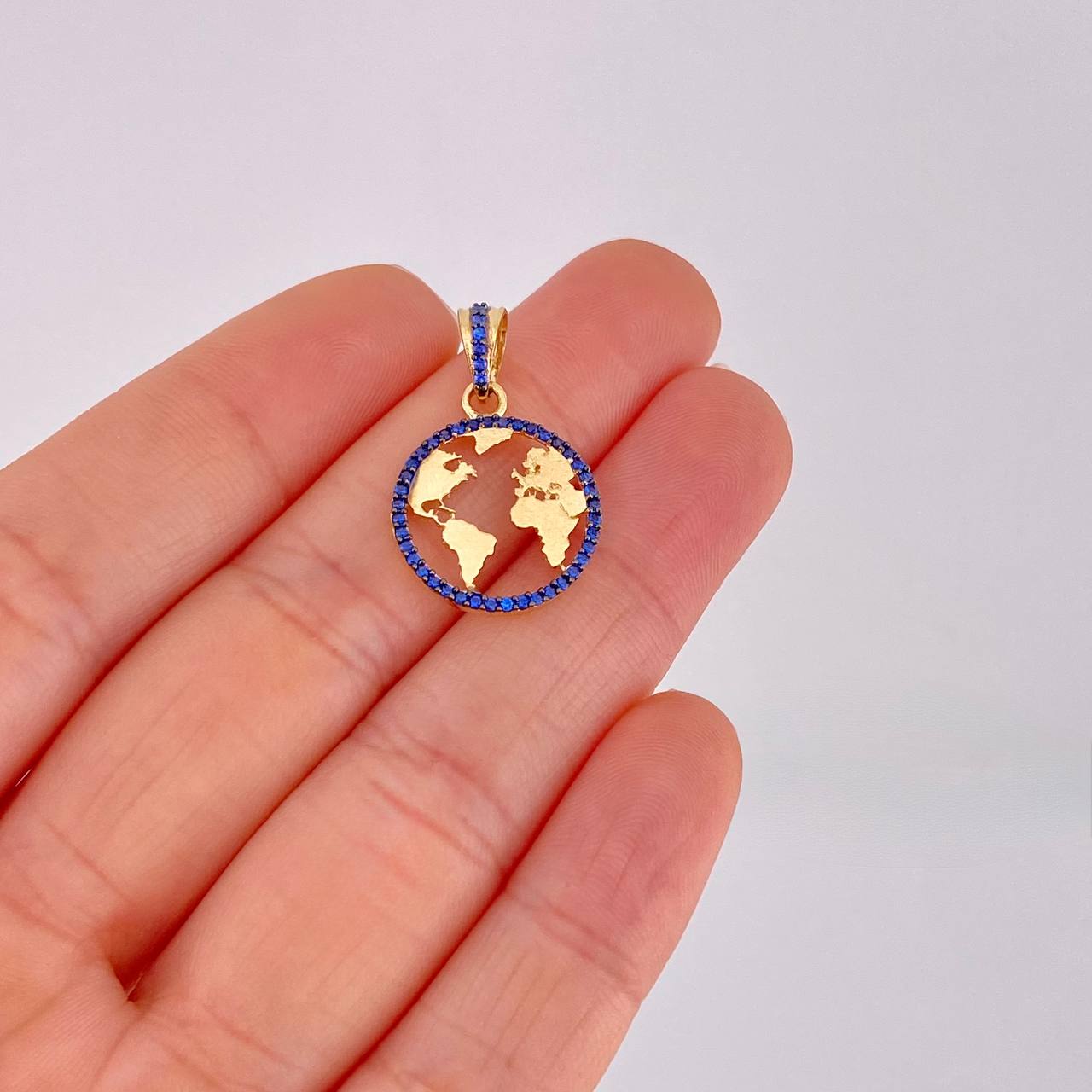 Dije Silueta Tierra 1.95g / 1 in Oro Amarillo 18K