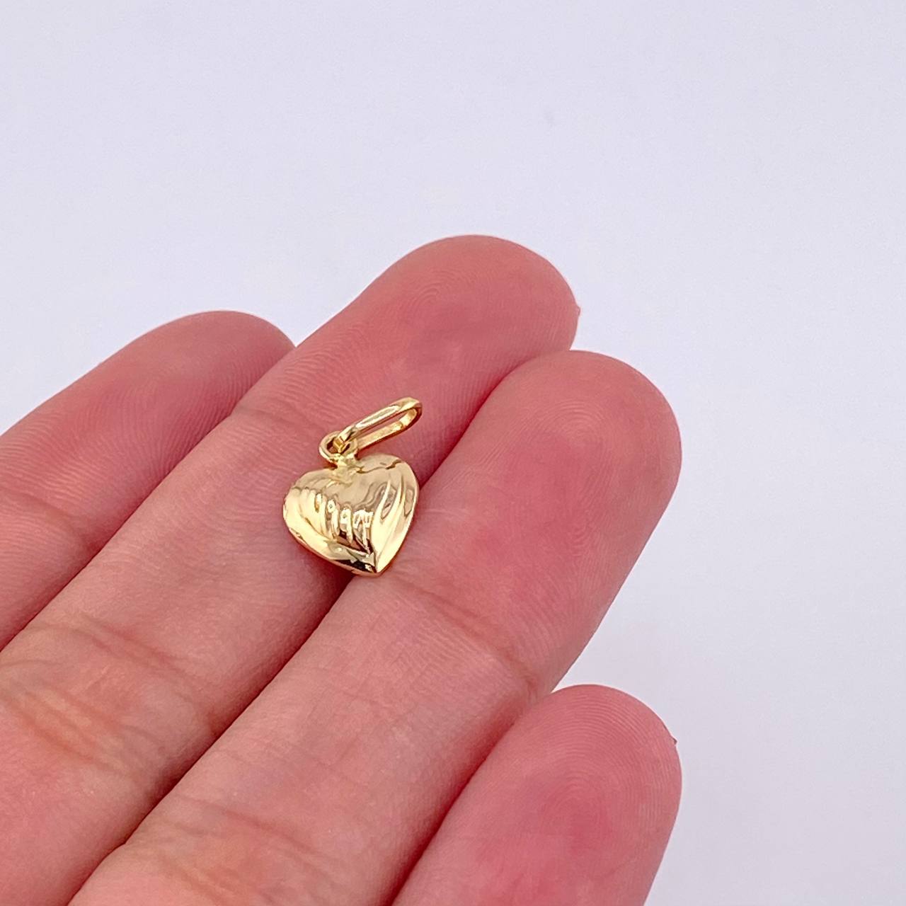 Pendant Heart Linear Relief 0.45g / 3/4 in Yellow Gold 18K
