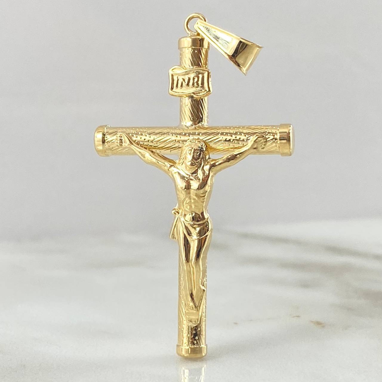 Dije Cruz Cristo 3.05gr / 2 1/4 in / Oro Amarillo 18K