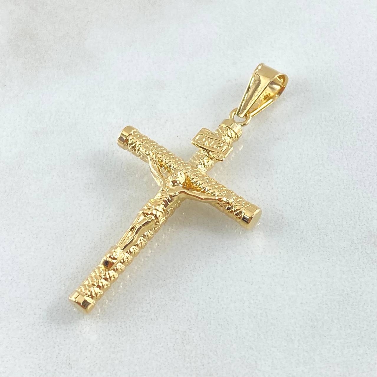 Pendant Cross Christ 1.7gr / 1.8in / 18K Gold