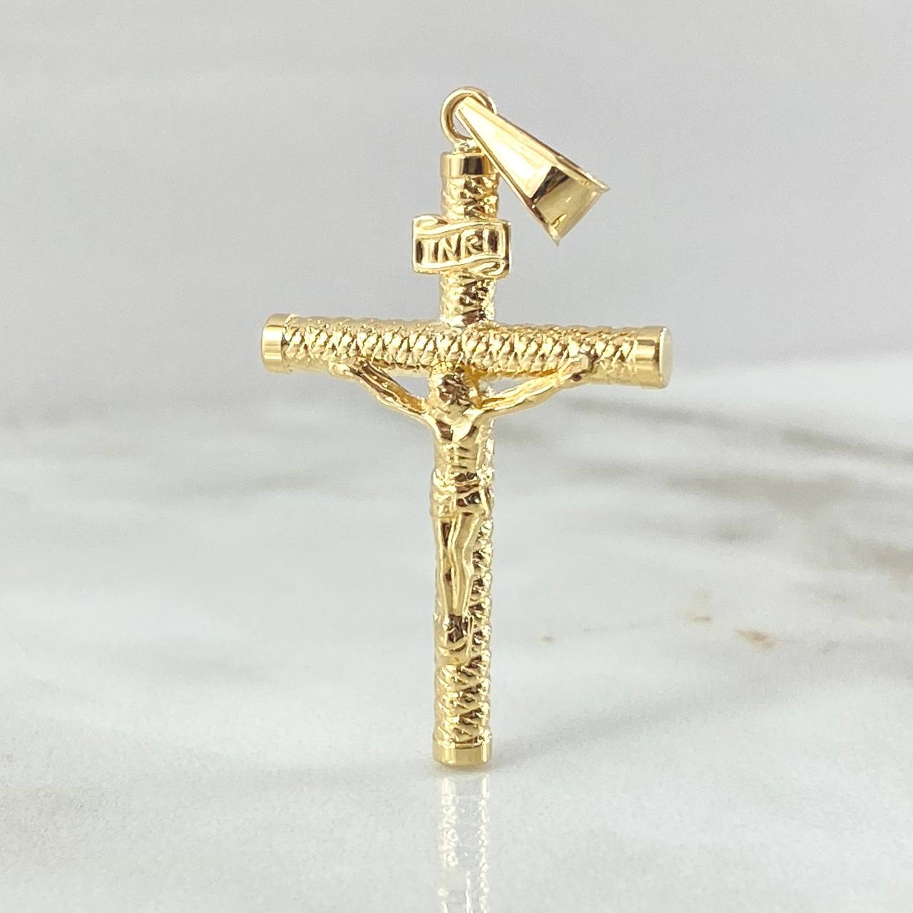 Pendant Cross Christ 1.7gr / 1.8in / 18K Gold