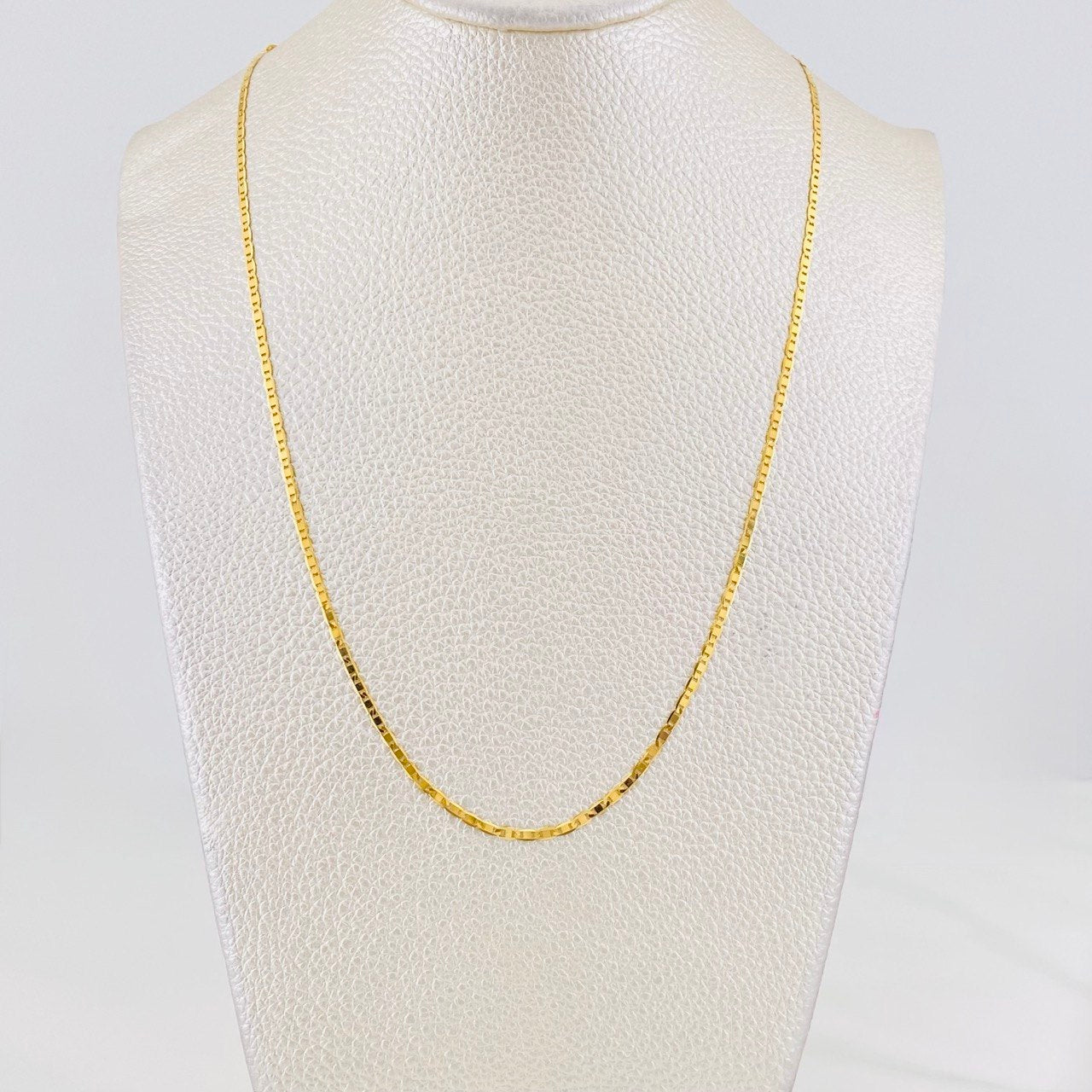 Cadena Escalera Plana 2.45g / 18 in / 1.63mm Oro Amarillo 18K