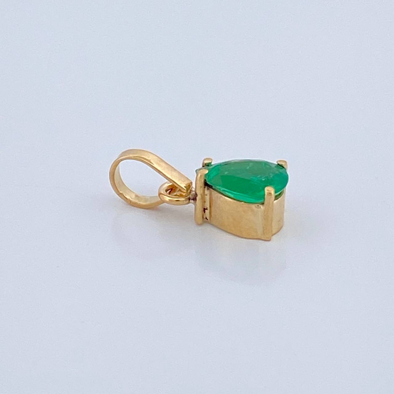 Dije Lagrima Esmeralda 35Pts 0.5gr / 1/2 in / Oro Amarillo 18K %