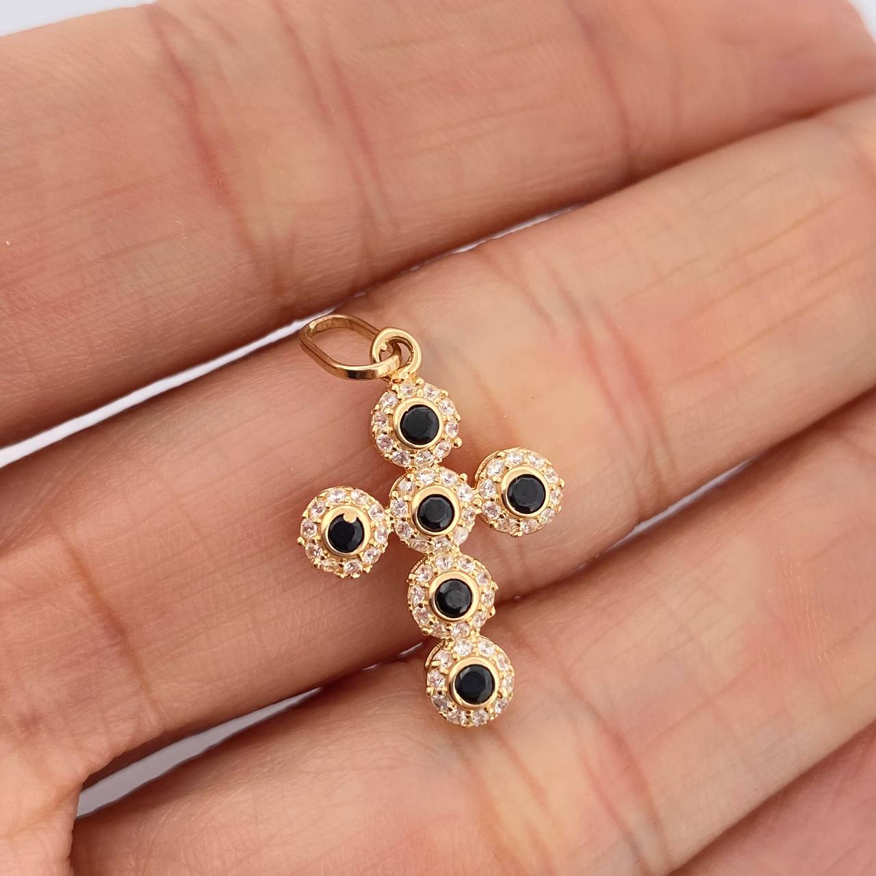 Dije Cruz Tupida 1.4gr / 1 in / Oro Amarillo 18K &