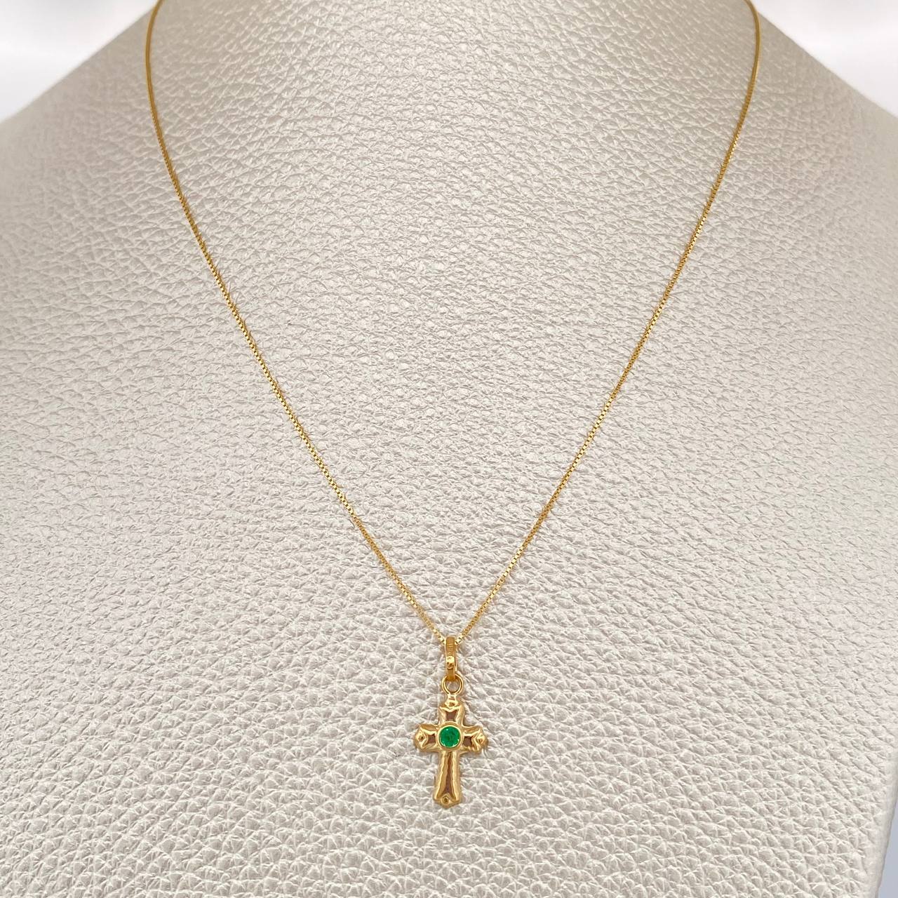 Set Veneciana + Cruz Plana Esmeralda 05pts 1.4gr / 19 3/4 in / 0.3mm Oro Amarillo 18K &