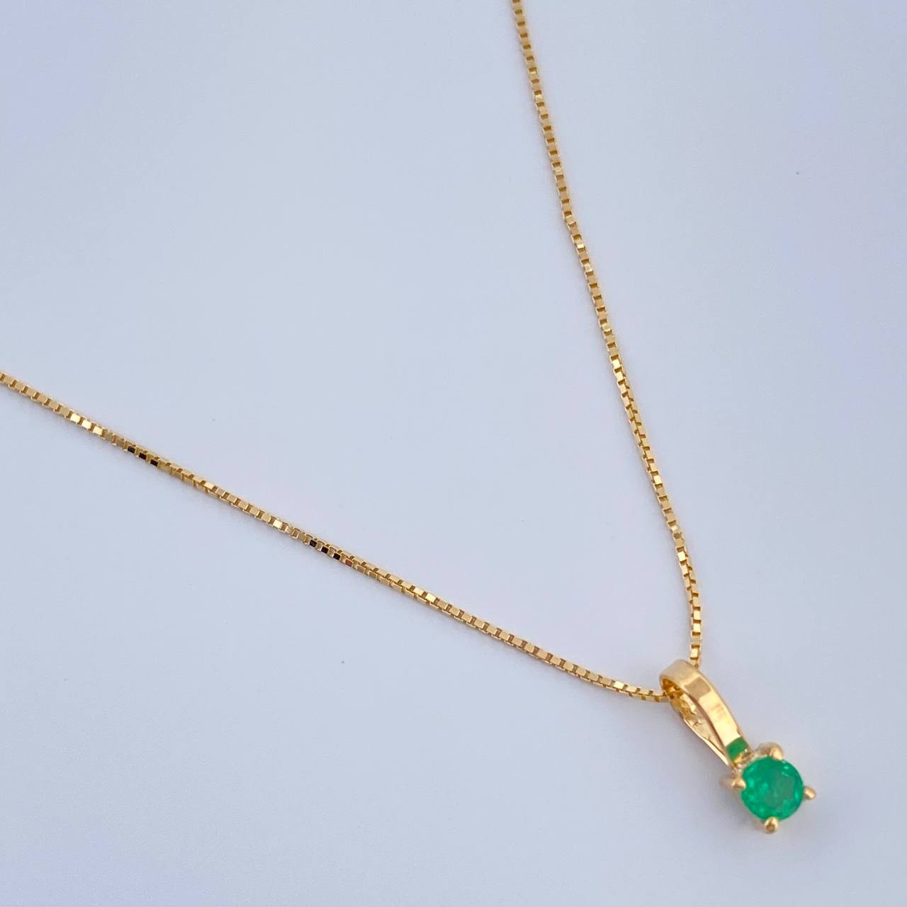 Set Veneciana + Halo Esmeralda 07pts 1.1gr / 19 1/2 in / 0.3mm Oro Amarillo 18K &