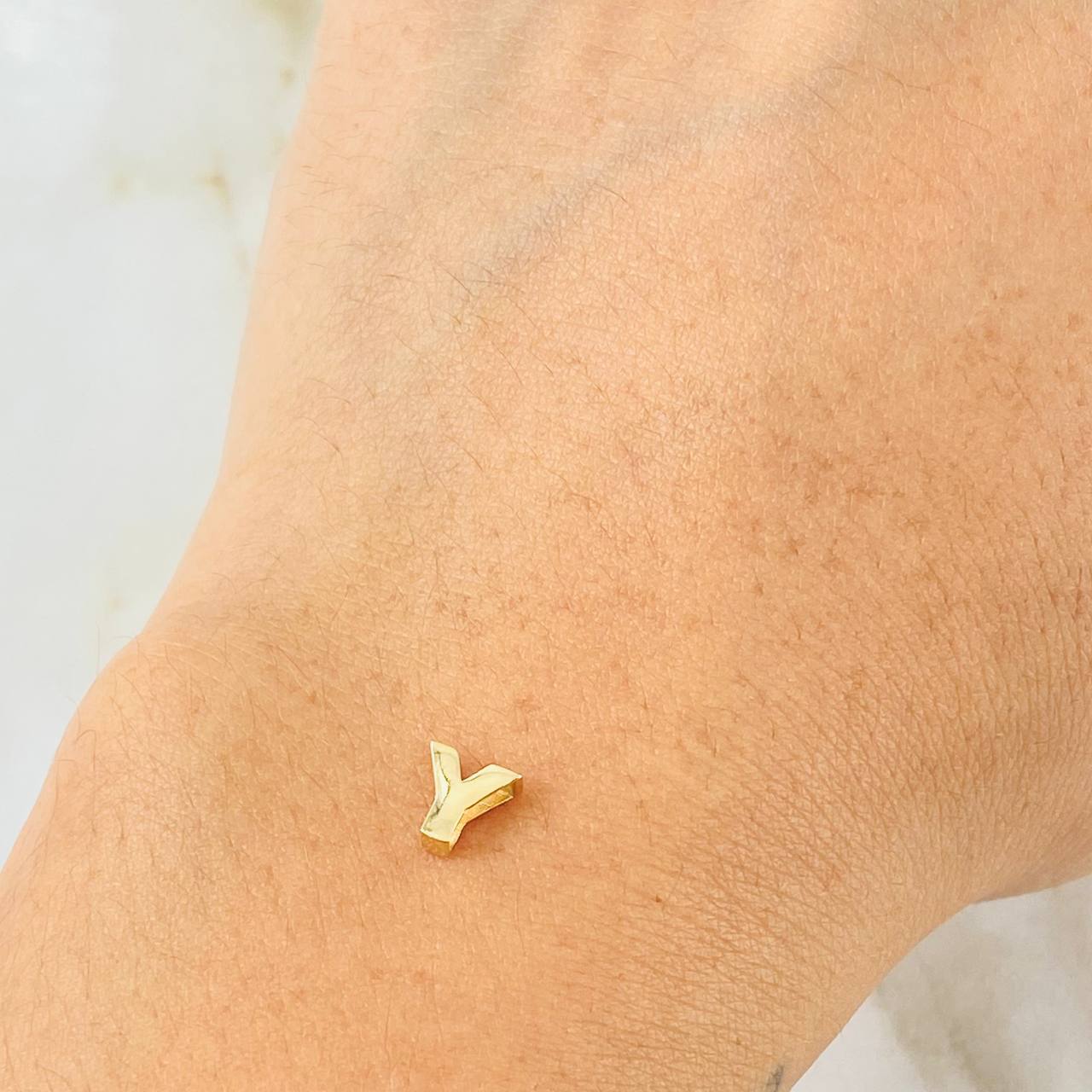 Herraje Letra Y 0.25gr / 1/4 in / Oro Amarillo 18K