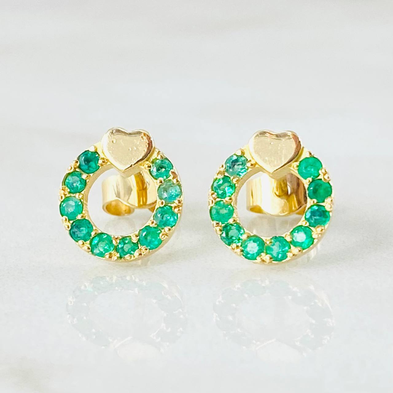 Topos Aro Corazón Esmeraldas 40pts 2.15gr / Oro Amarillo 18K ©