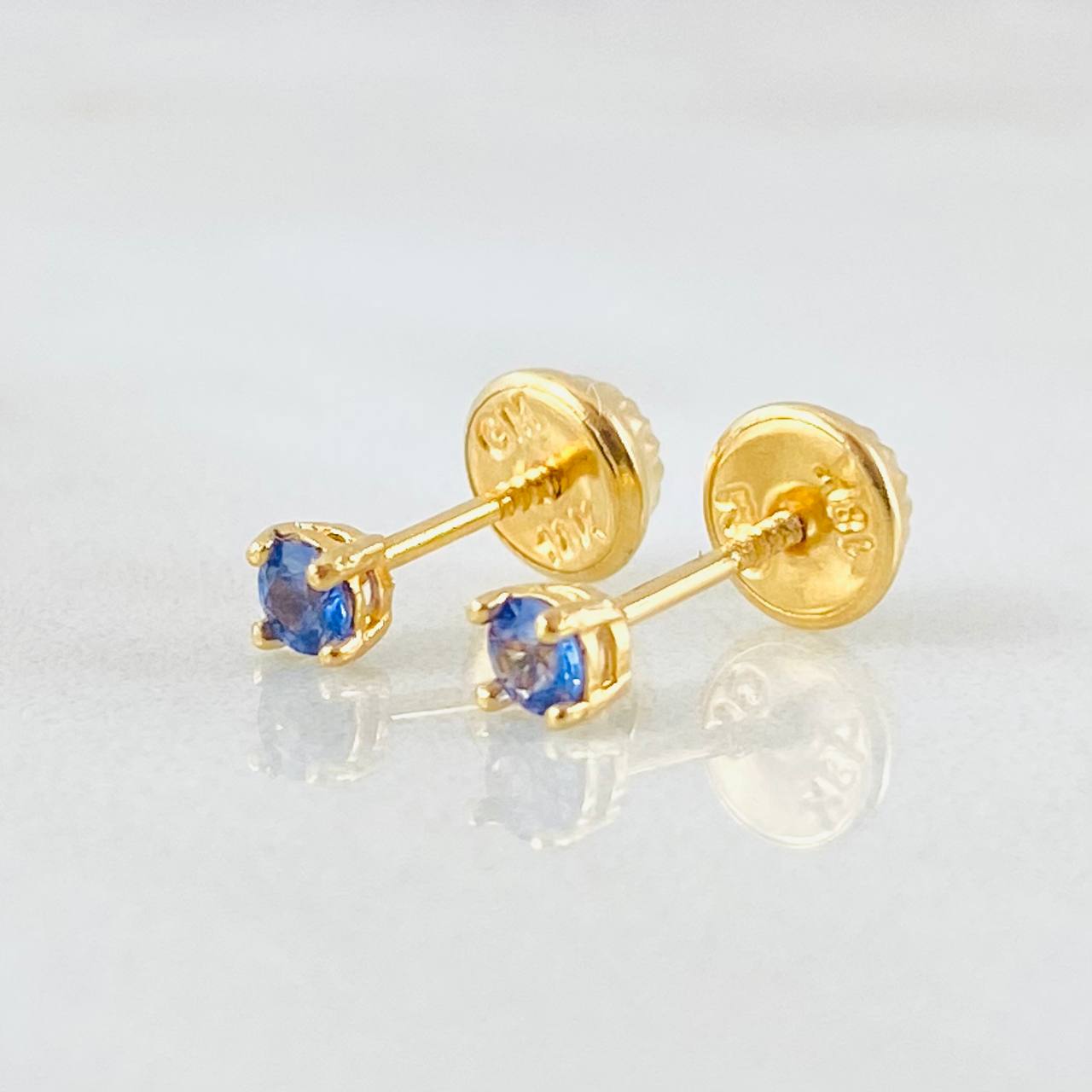 Topos Piedra Cuatro Garras Zafiros 15pts 0.6gr / Oro Amarillo 18K ©