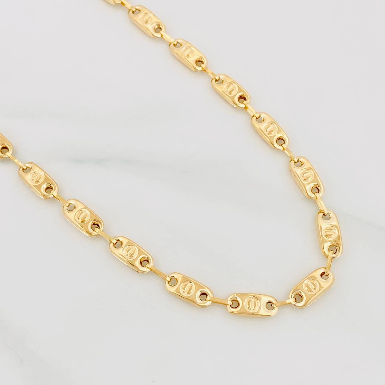 Cadena Rustica Tornillo 14.4g / 24 in / 5.04mm Oro Amarillo 18K