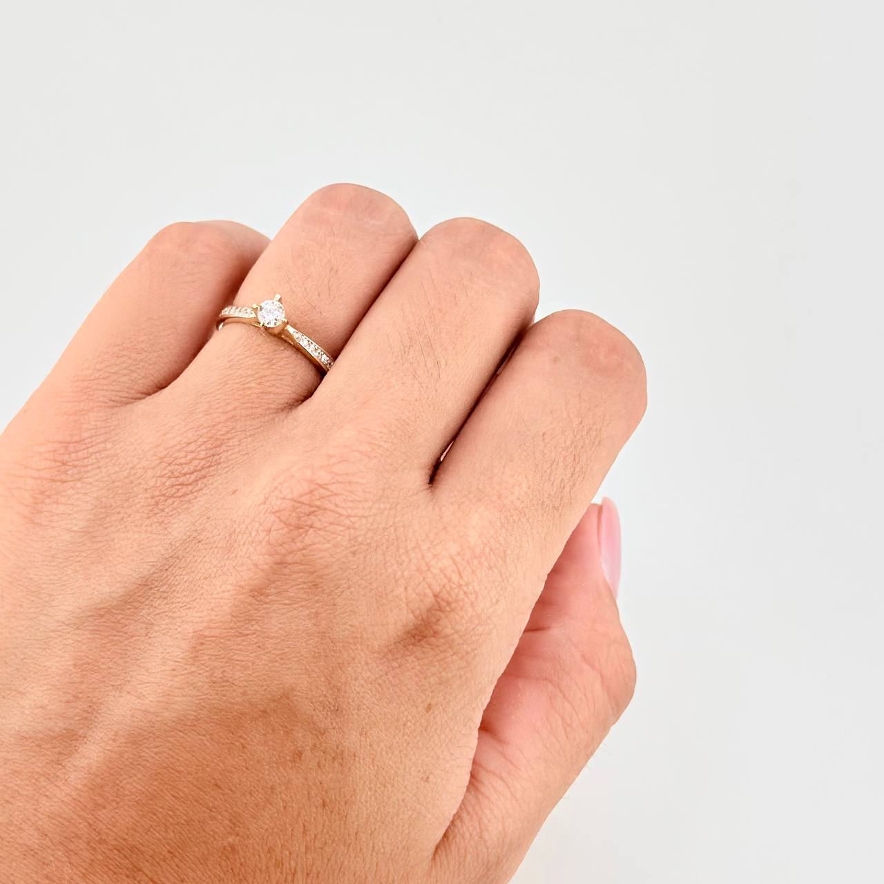 Anillo Solitario Cuatro Garras 2.65g / T4 3/4 Oro Amarillo 18K