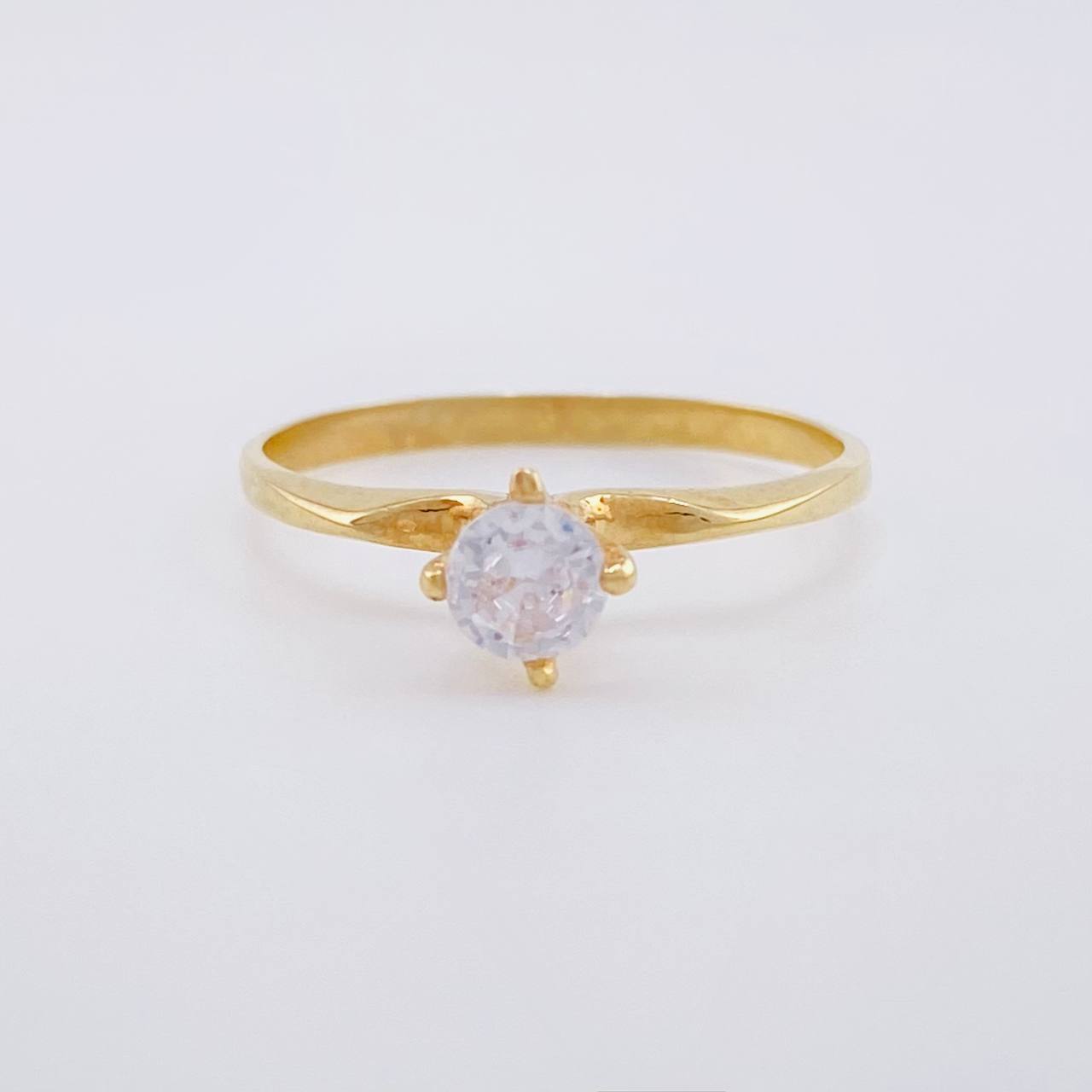 Embraced Solitaire Ring 1.65g / T7 3/4 Yellow Gold 18K