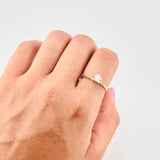 Embraced Solitaire Ring 1.65g / T7 3/4 Yellow Gold 18K