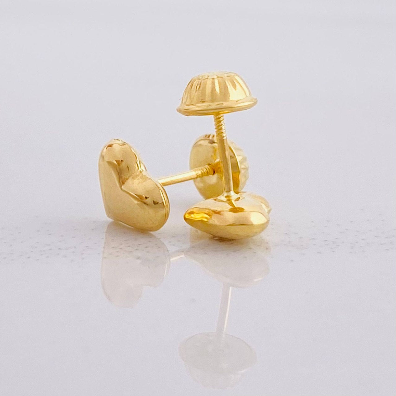 Stud Earrings Heart 0.6g / in / 5.9mm Yellow Gold 18K
