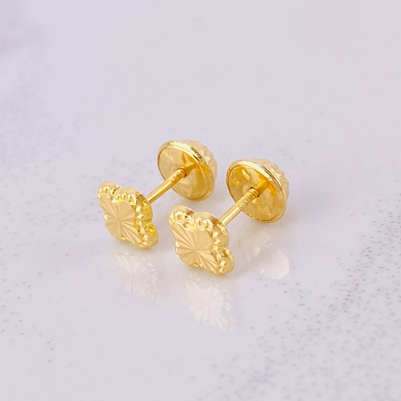 Topos Trébol Diamantado 0.45g / in / 5.2mm Oro Amarillo 18K