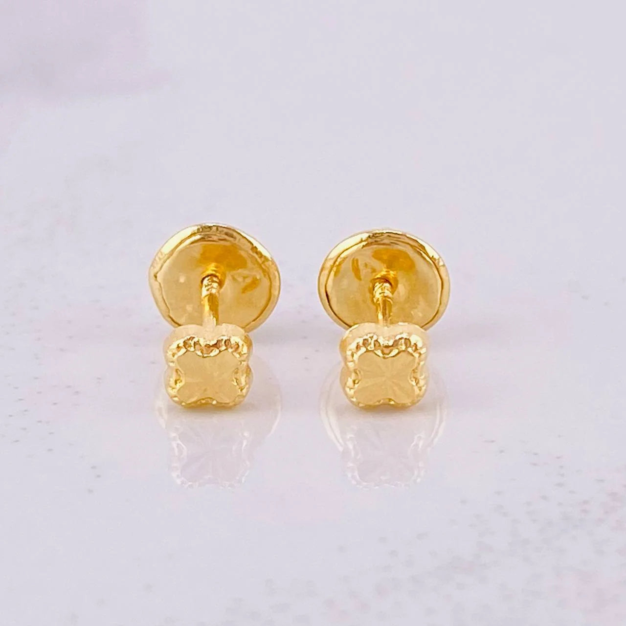 Clover Stud Earrings 0.4g / in / 3.5mm Yellow Gold 18K