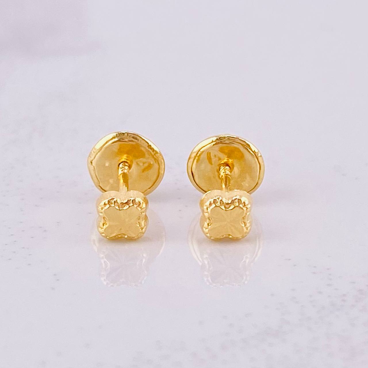 Topos Trébol Diamantado 0.4g / in / 3.6mm Oro Amarillo 18K