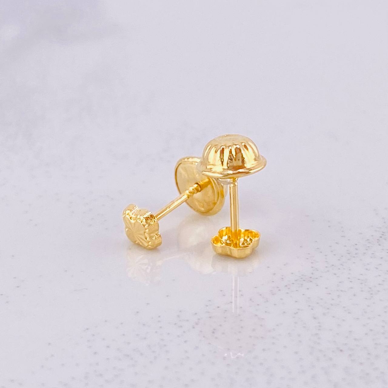 Diamond Cut Clover Stud Earrings 0.4g / in / 3.6mm 18K Yellow Gold