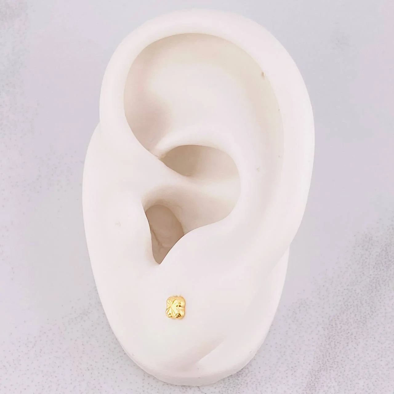 Clover Stud Earrings 0.4g / in / 3.5mm Yellow Gold 18K