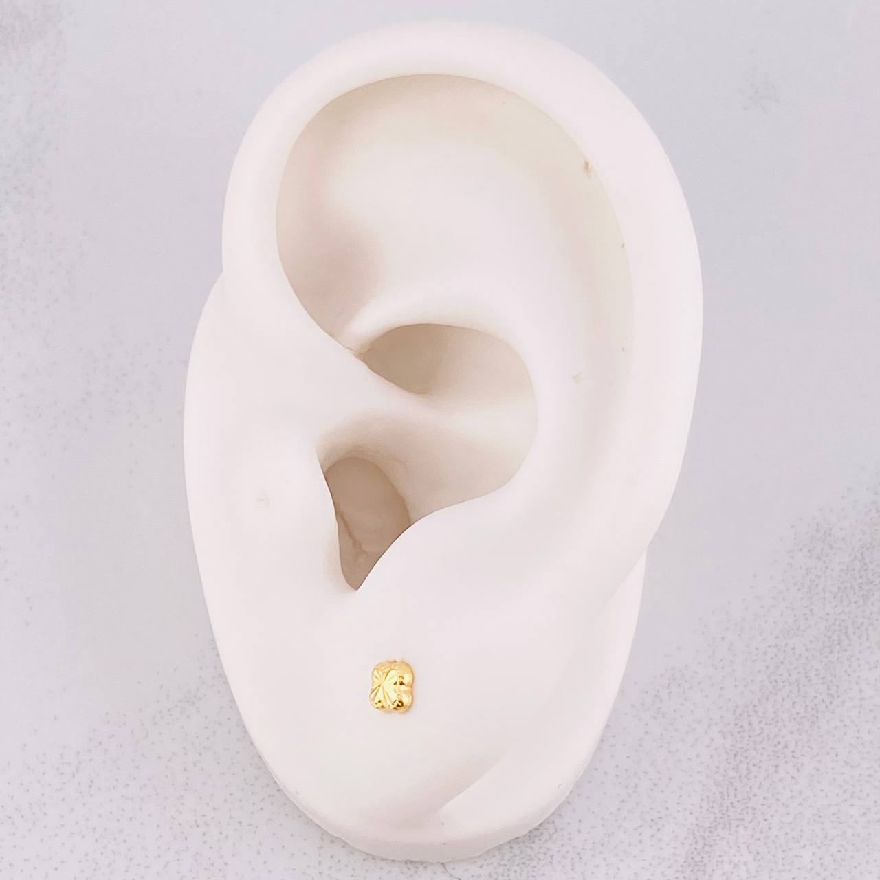 Diamond Cut Clover Stud Earrings 0.4g / in / 3.6mm 18K Yellow Gold