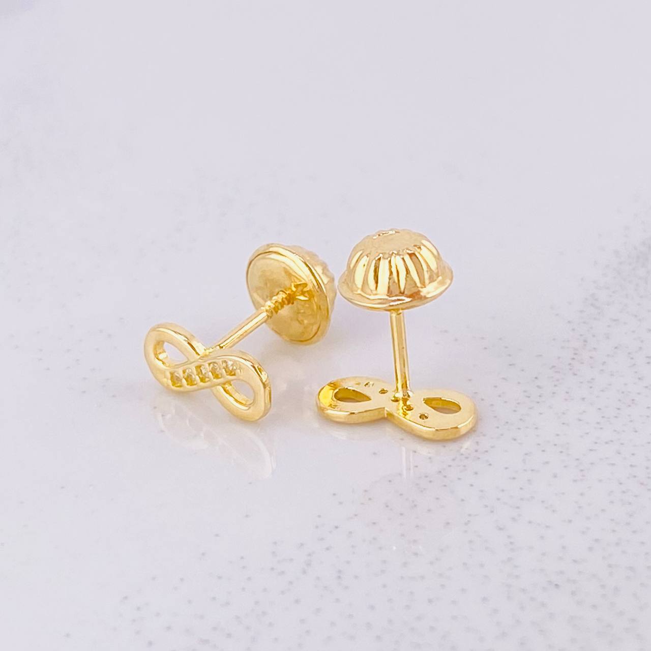 Topos Infinito 0.7g / in / 3.7mm Oro Amarillo 18K