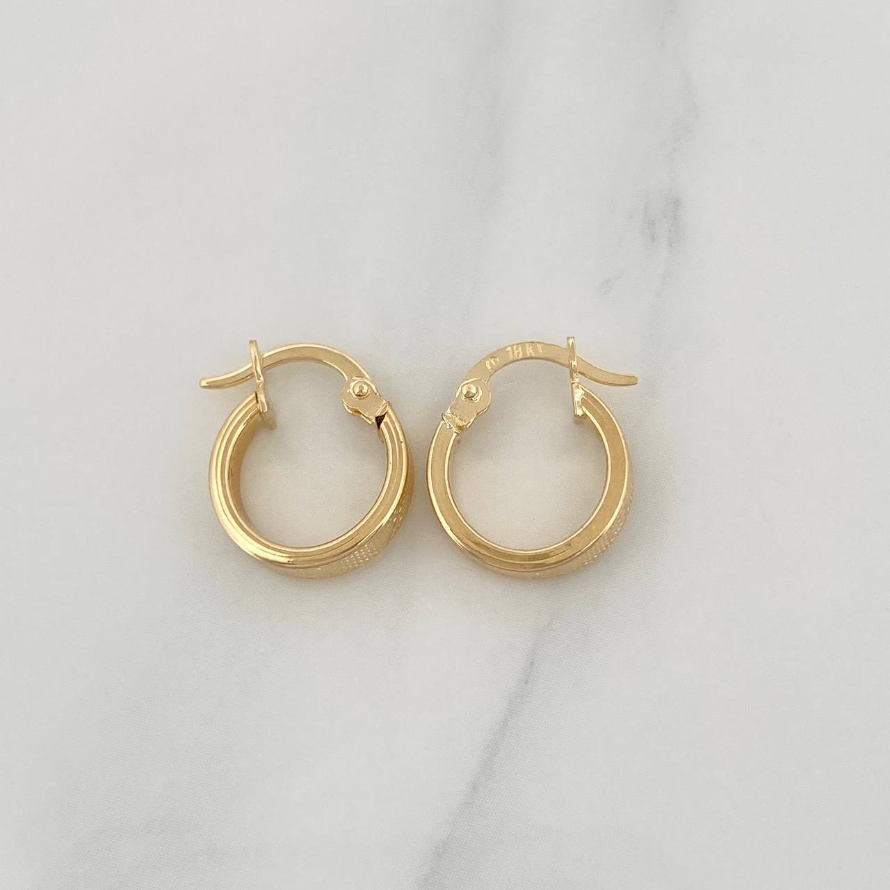 Hoop Earrings Tornillo 1.25 g / 1/2 in Yellow Gold 18K
