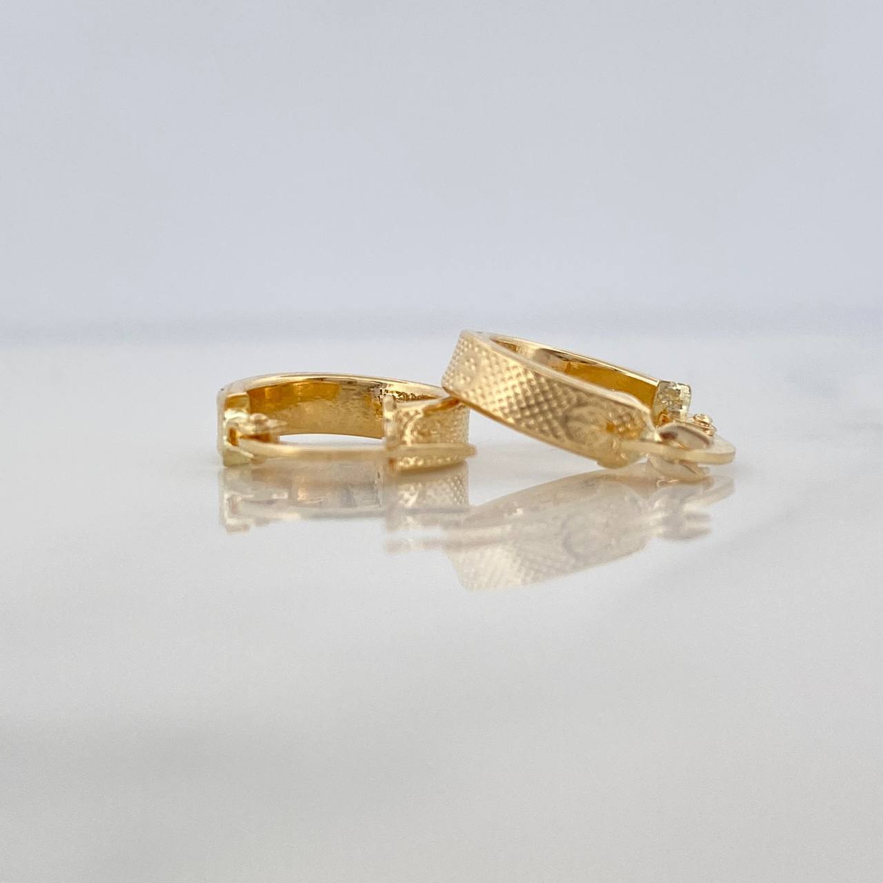 Hoop Earrings Tornillo 1.25 g / 1/2 in Yellow Gold 18K