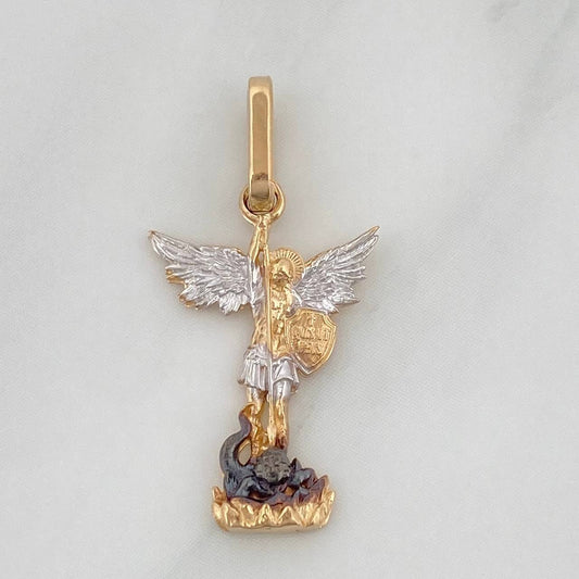 Dije San Miguel Arcangel 1 g / 1/2 in Tres Oros 18K