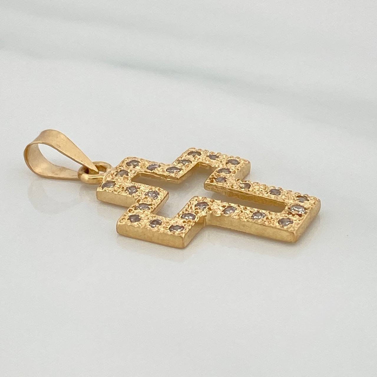 Dije Cruz Silueta 2 g / 1 1/4 in Oro Amarillo 18K