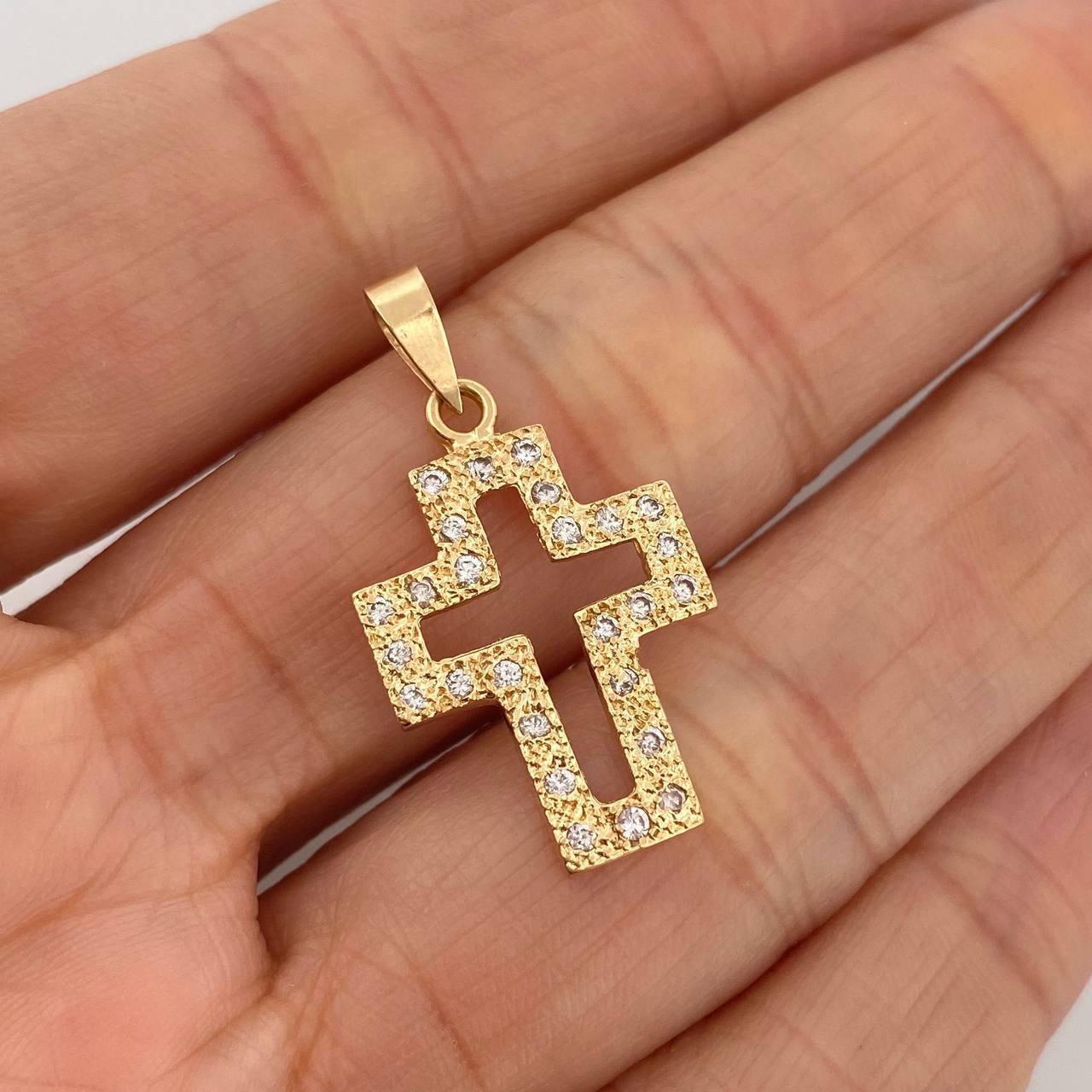 Dije Cruz Silueta 2 g / 1 1/4 in Oro Amarillo 18K