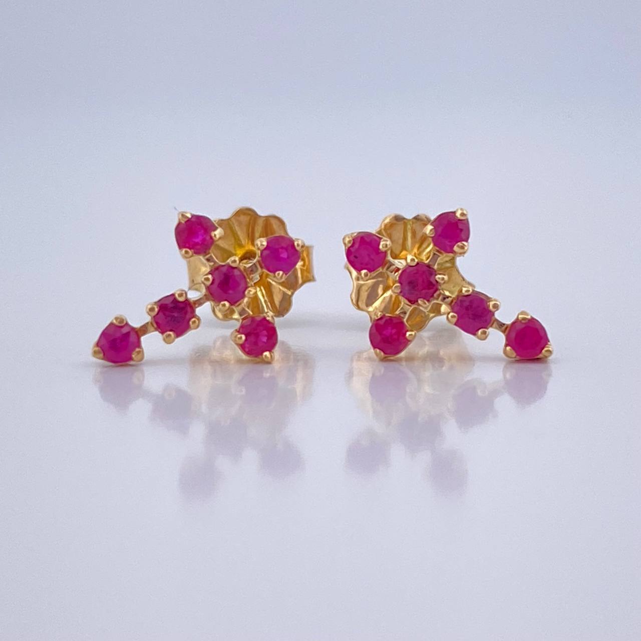Topos Cruz Rubies 28pts 0.95gr / Oro Amarillo 18K &
