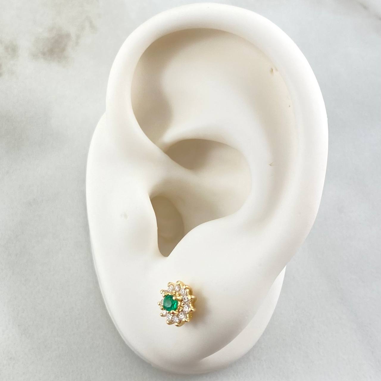 Topos Flor Tupida Esmeraldas 60pts - Diamantes 30pts 1.7gr / Oro 18K