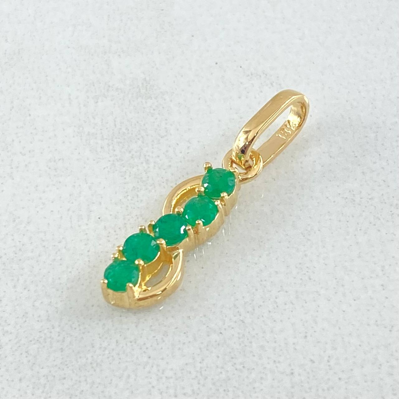 Pendant Emeralds 21pts 1gr / 2cm / 0.8in / 18K Gold ©