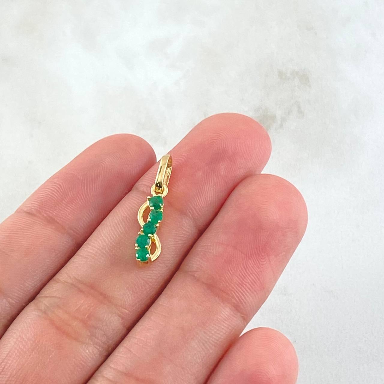 Pendant Emeralds 21pts 1gr / 2cm / 0.8in / 18K Gold ©