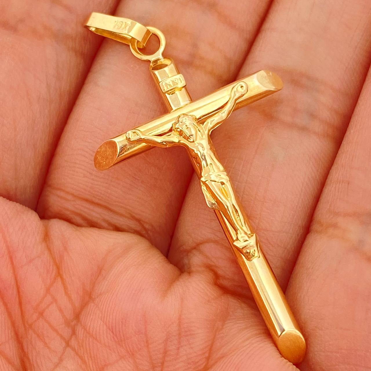 Pendant Cross Christ 2.2gr / 1.5in / 18K Gold $
