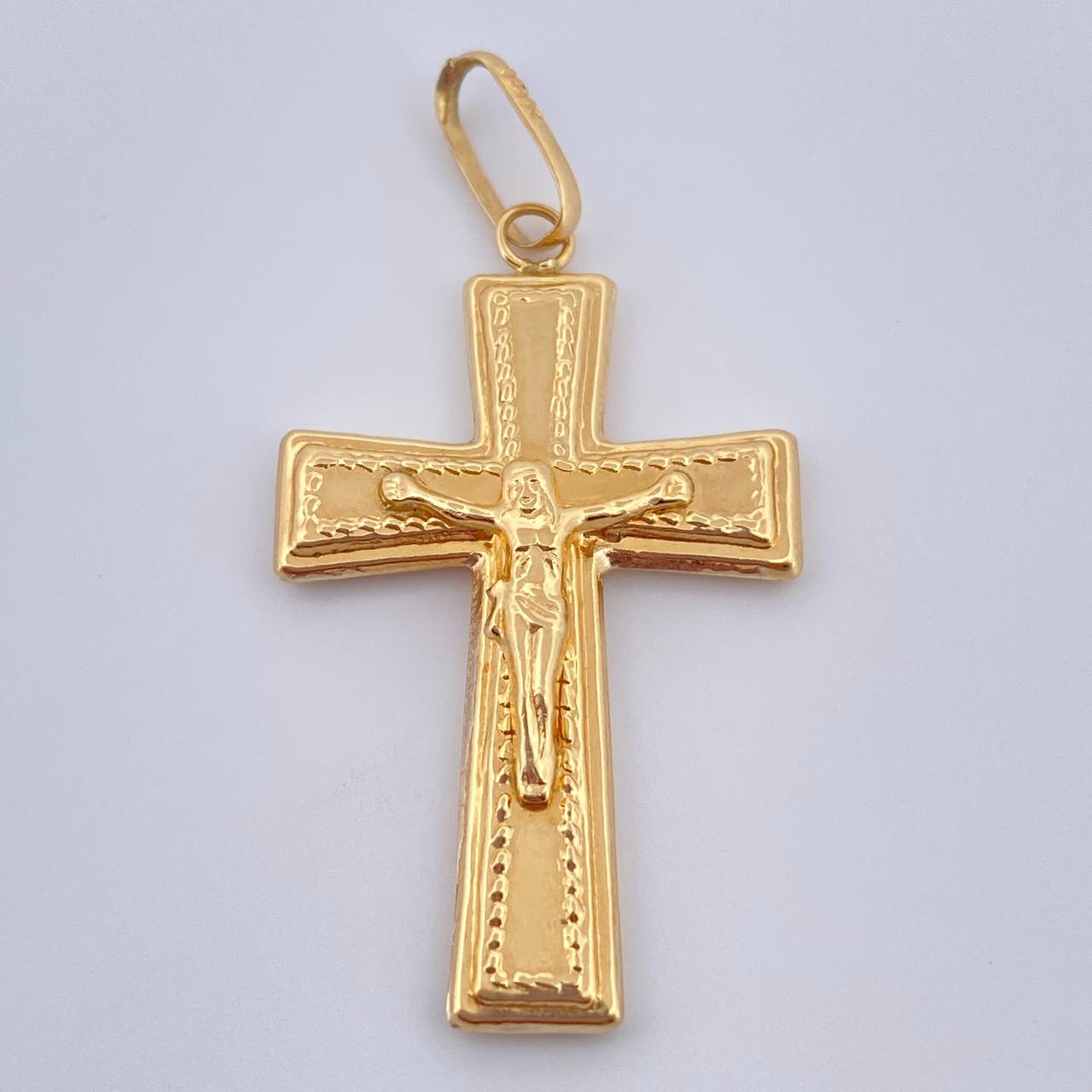 Pendant Cross Christ 2gr / 1 1/2 in / 18K Gold $