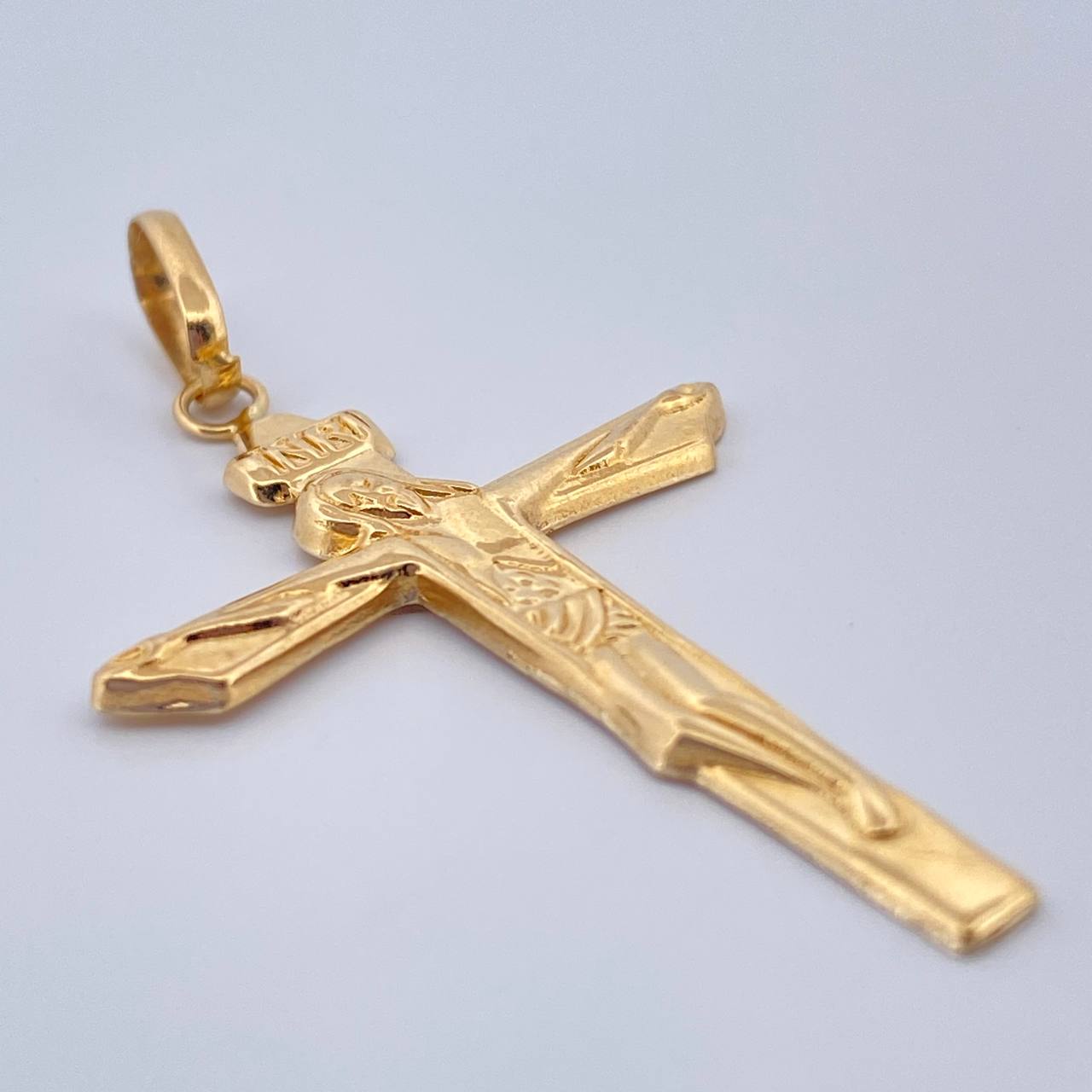 Pendant Cross Christ 1.4gr / 1.5in / 18K Gold $
