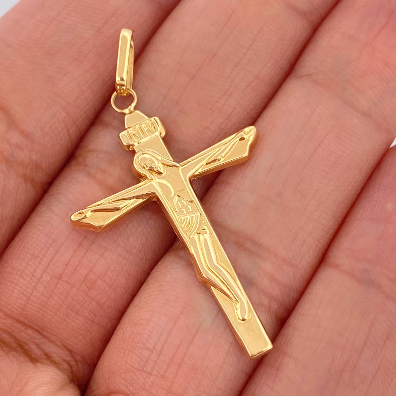 Pendant Cross Christ 1.4gr / 1.5in / 18K Gold $