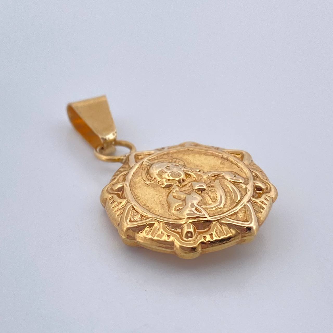 Sacred Heart Pendant 1.55gr / 0.8in / 18K Gold $