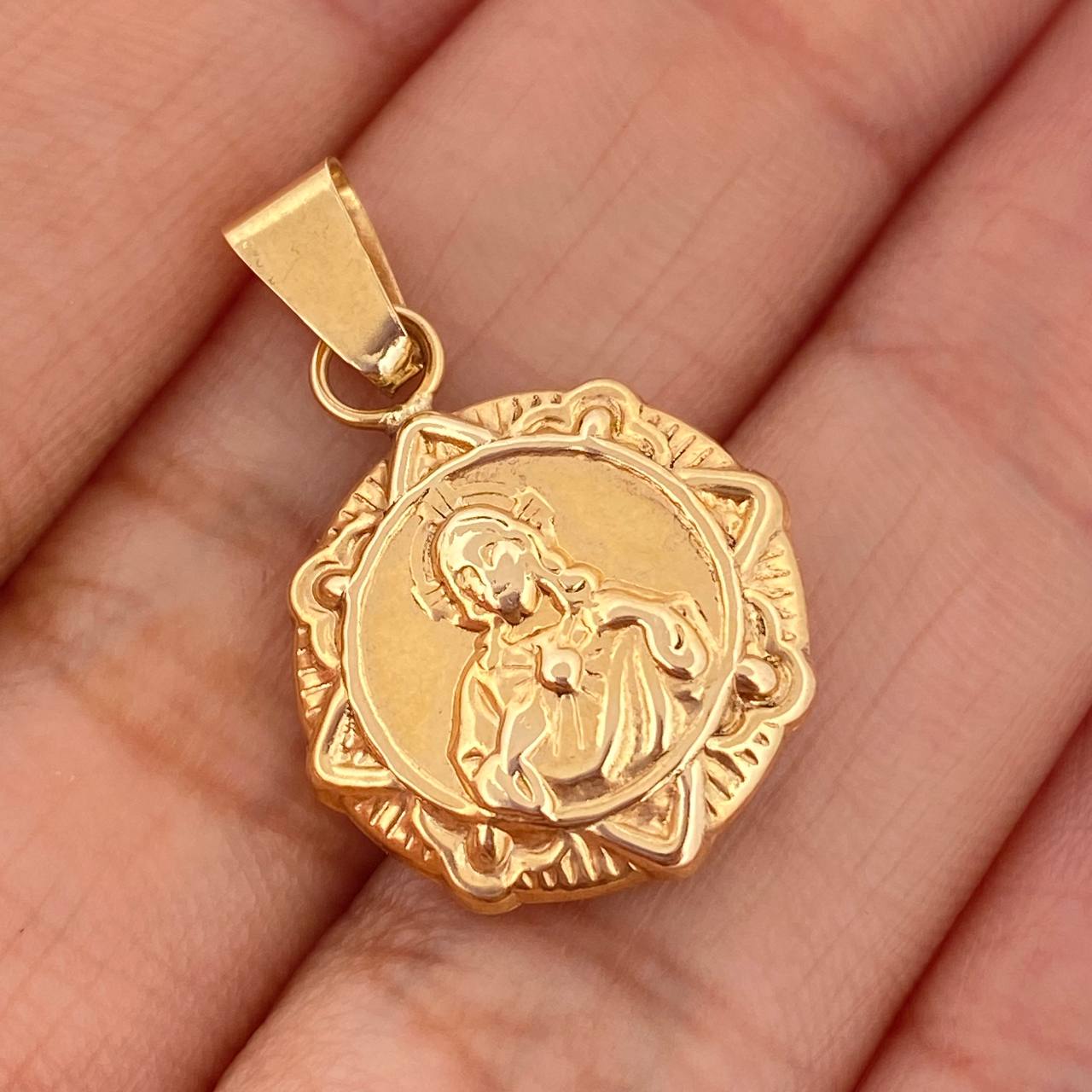 Sacred Heart Pendant 1.55gr / 0.8in / 18K Gold $