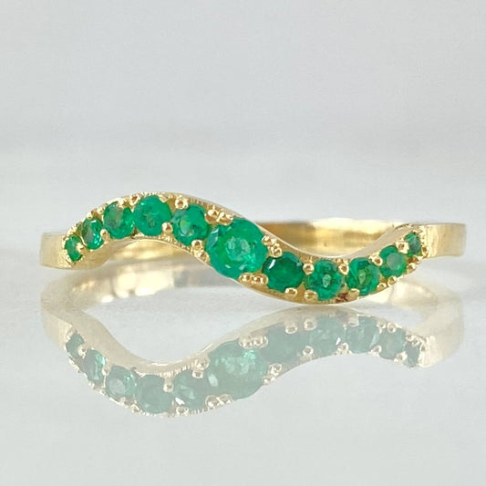 Aquarian Wave Ring Emeralds 22pts 2.25gr / Size 7 1/2 / 18K Gold