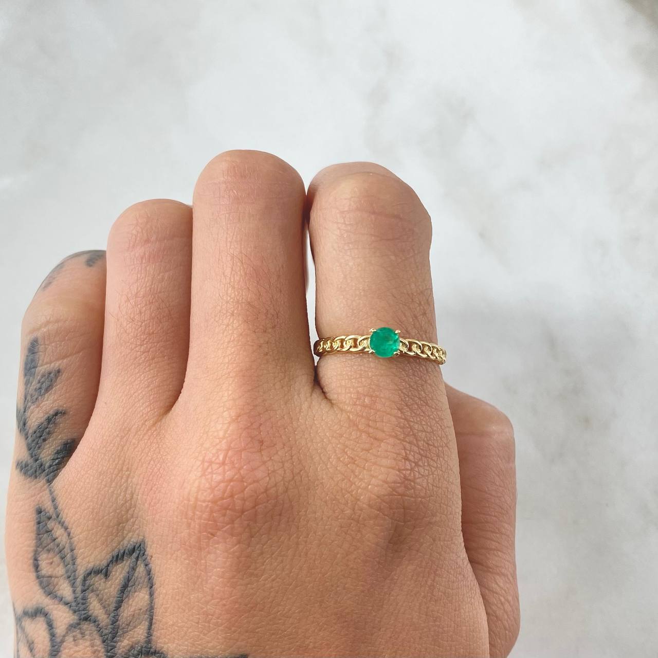 Cuban Solitaire Ring Emerald 26pts 1.5gr / Size 6 1/2 / 18K Gold