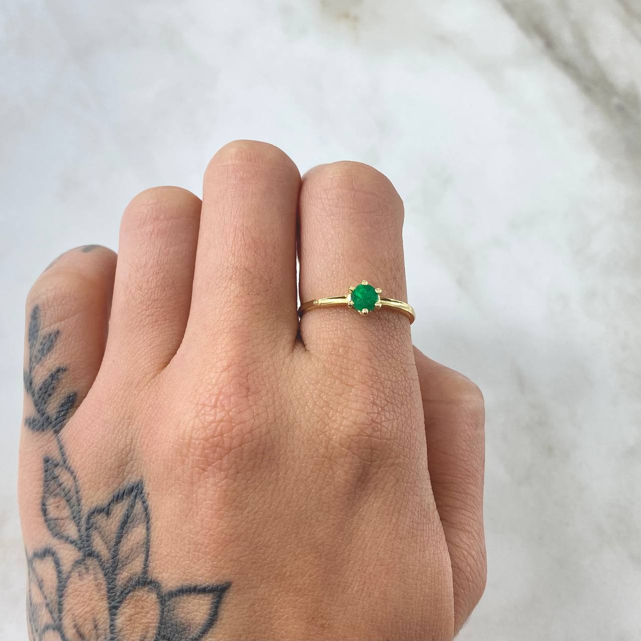 Scepter Ring Six-Prong Emerald 30pts 1.45gr / Size 6 3/4 / 18K Gold
