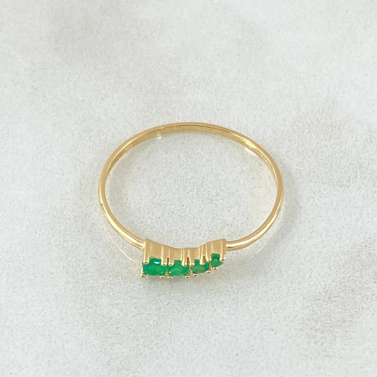 Trinity Ring Emeralds 13pts 0.85gr / Size 7 1/4 / 18K Gold