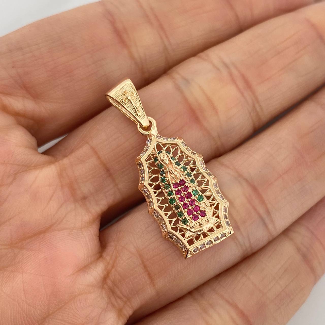 Pendant Virgin of Guadalupe 3.1 g / 1 1/4 in 18K Yellow Gold