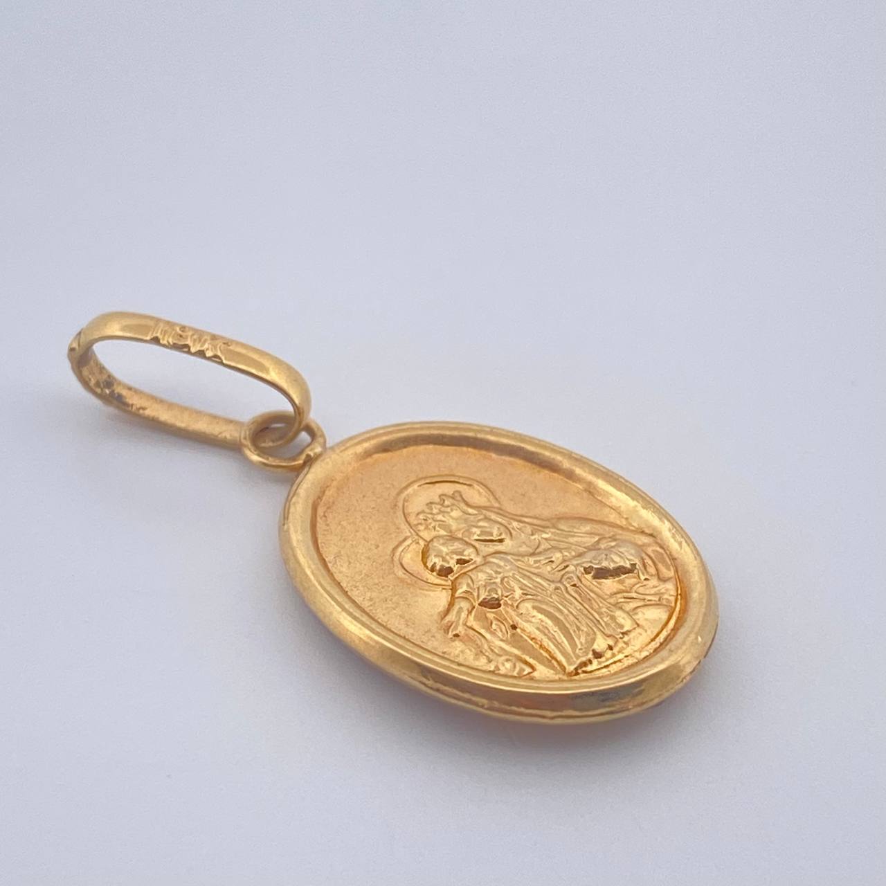 Pendant Maria Del Carmen 1gr / 3/4 in / 18K Gold $