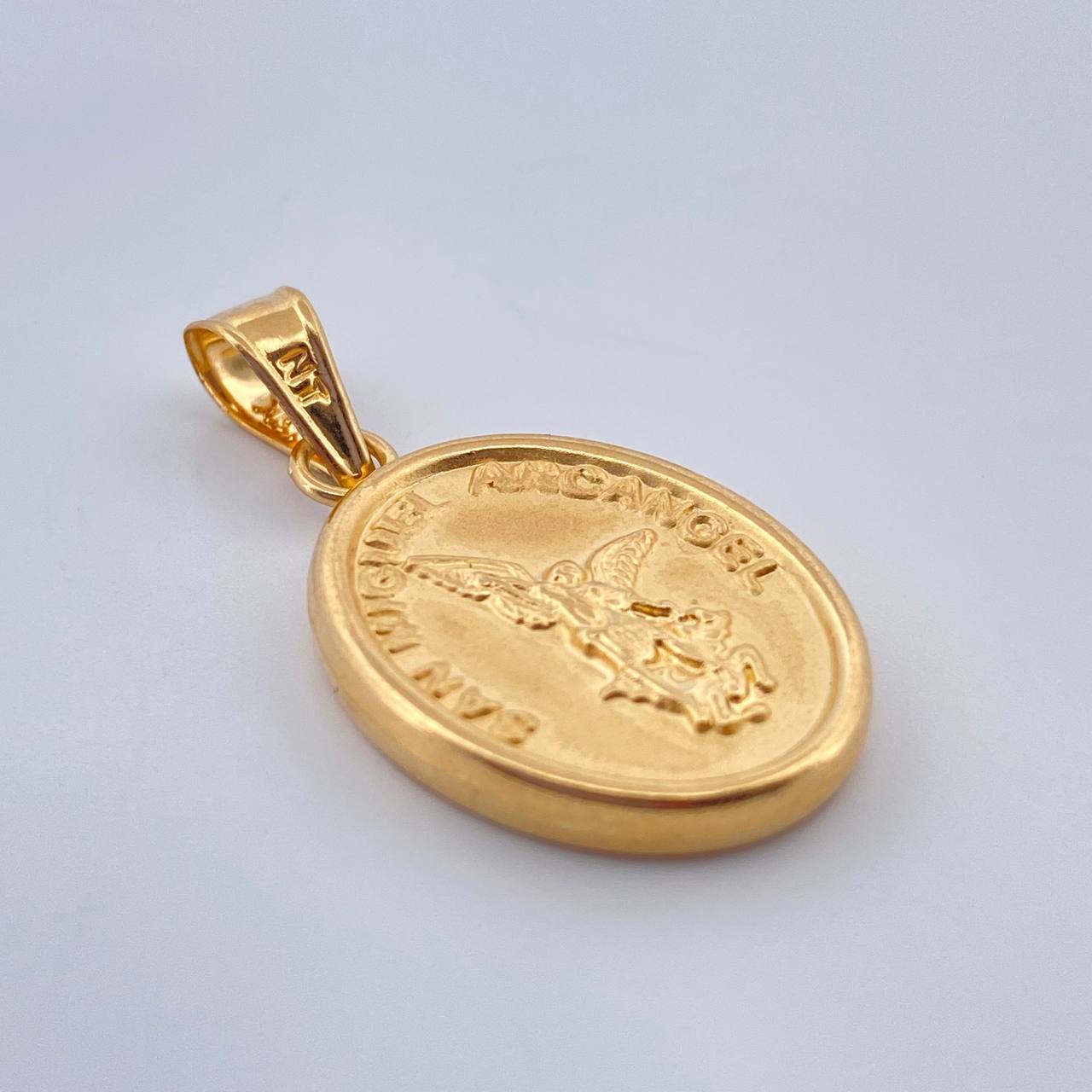 Dije San Miguel Arcángel 1.75gr / 1 1/4 in / Oro Amarillo 18K $