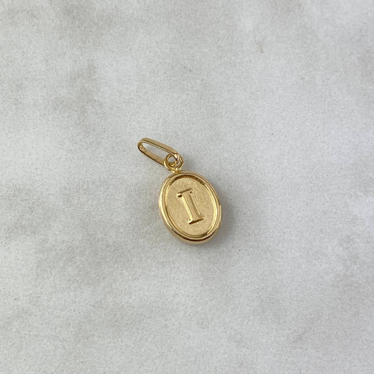 Pendant Oval Letter I 0.55gr / 1.8cm / Stamped Yellow Gold