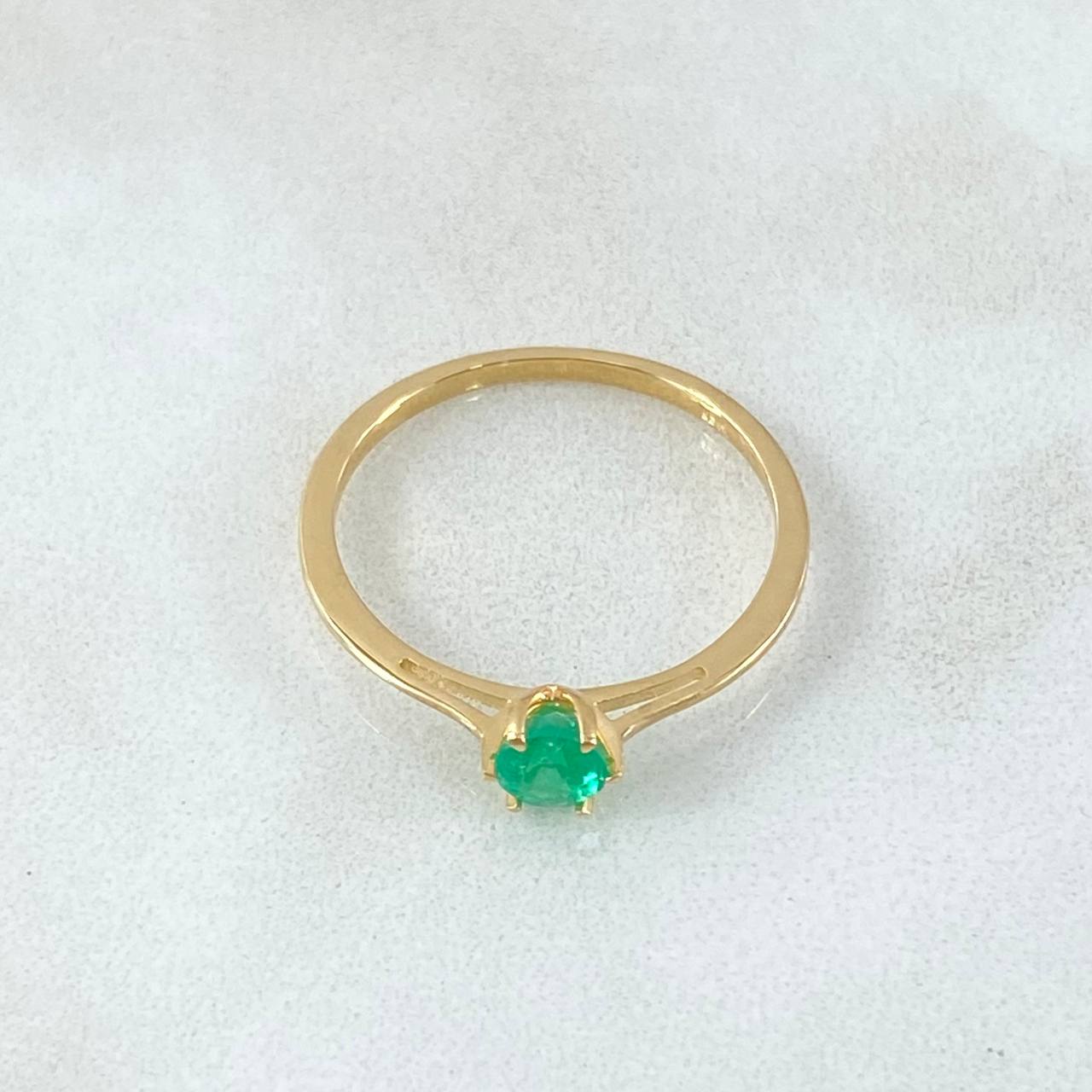 Hollow Bridge Emerald Ring 23pts 1.3gr / Size 6 3/4 / 18K Gold