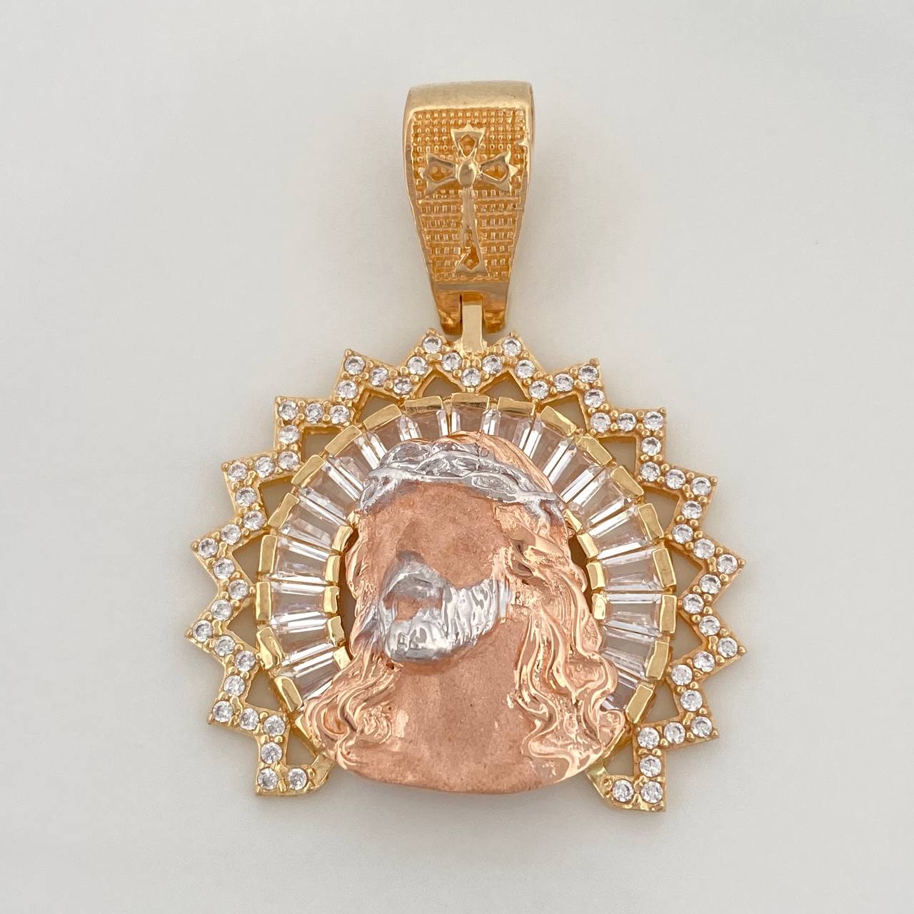 Pendant Face of Christ 7.85g / 1 1/2 in Three Golds 18K
